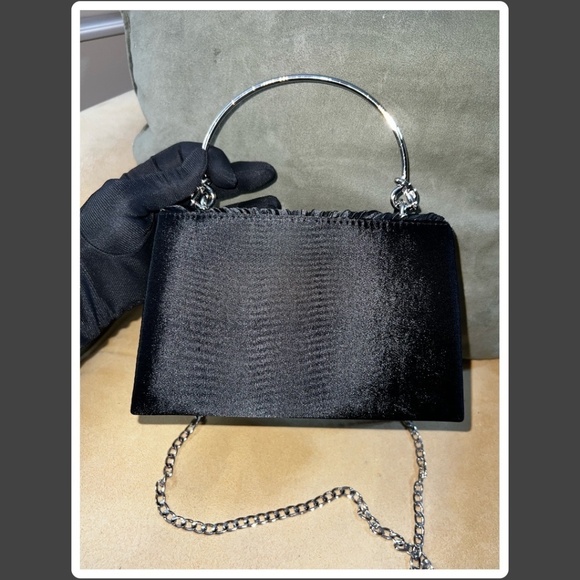 🔺SOLD🔺Black Satin Pleated-Flap Metal Handle Retro Evening Bag w/Detachable Strap - Picture 12 of 14